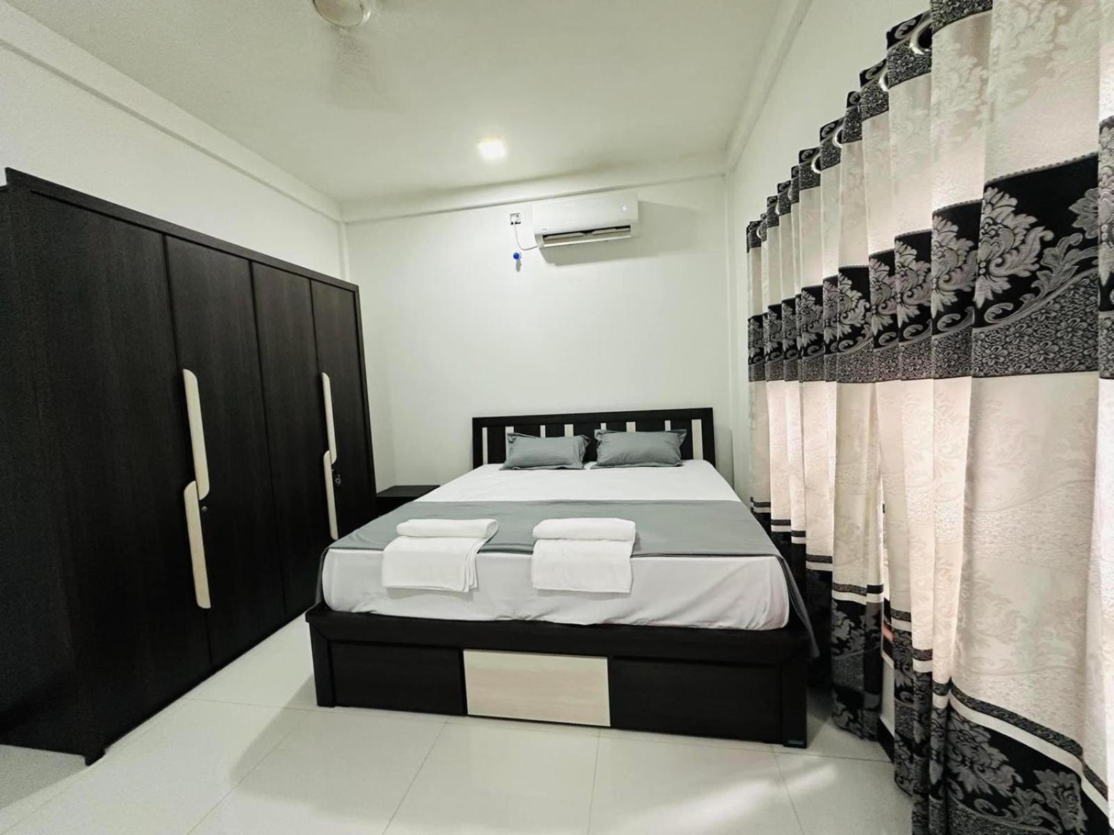 Lalitha Holiday Inn Джафна Экстерьер фото