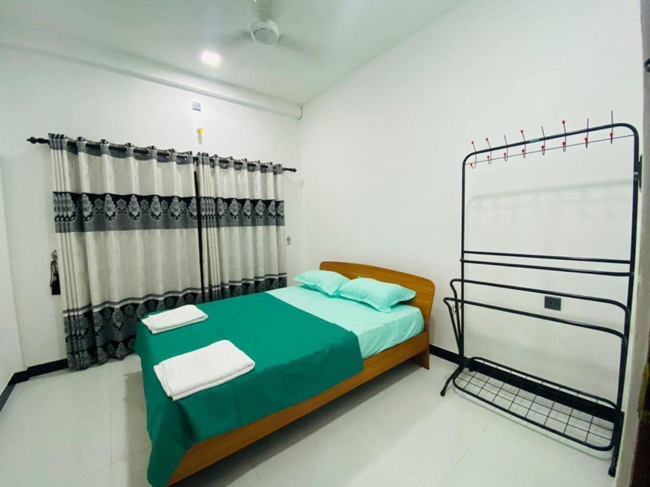 Lalitha Holiday Inn Джафна Экстерьер фото